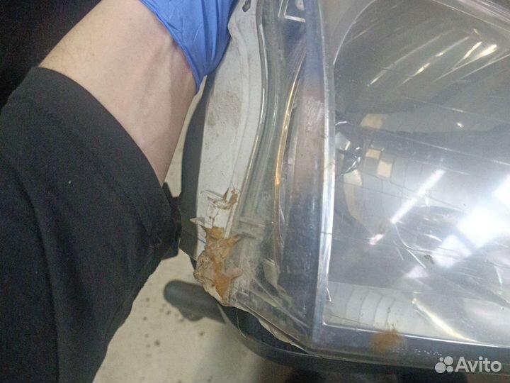 Фара toyota tundra