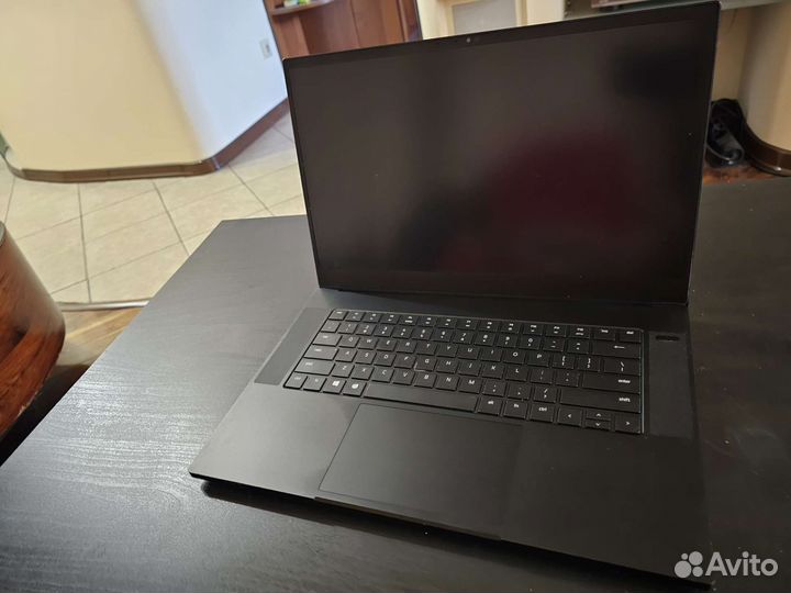 Razer Blade 15 i7 rtx 3080 32gb ram 1 tb ssd