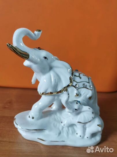 Статуэтка слон фарфор