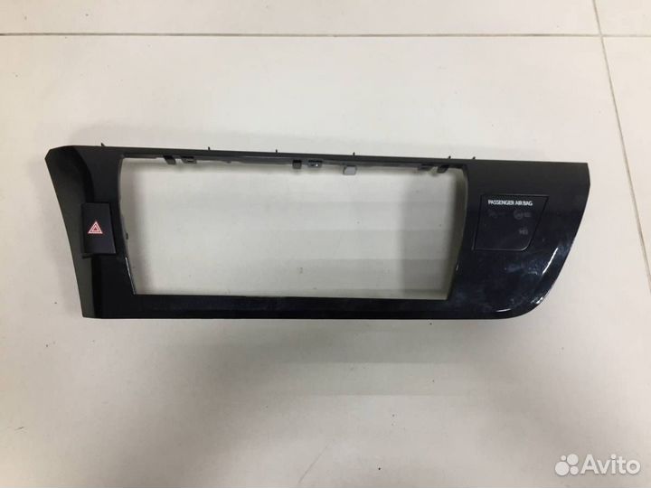 Рамка магнитолы Toyota Corolla E180 2013