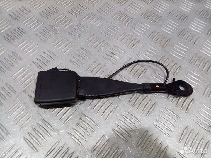 Б/У Ответная часть ремня безопасности перед#001