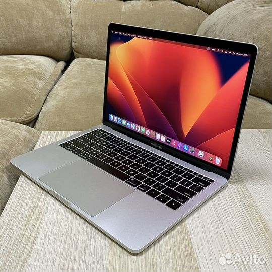 MacBook Pro 13 2017 i5/8/256gb (1 цикл)