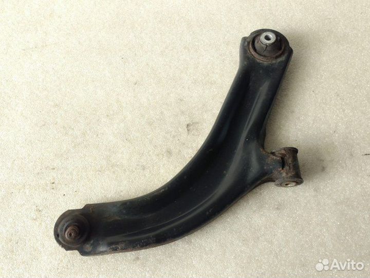 Рычаг подвески передний правый Nissan Micra K12