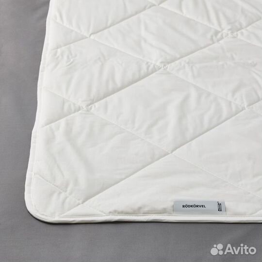 Одеяла и подушки