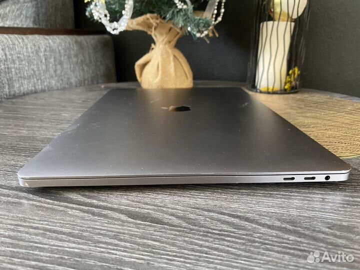 Apple MacBook 15 touchbar 2017