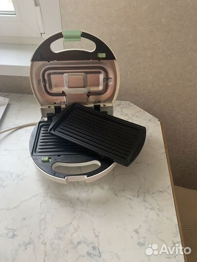 Сендвичница