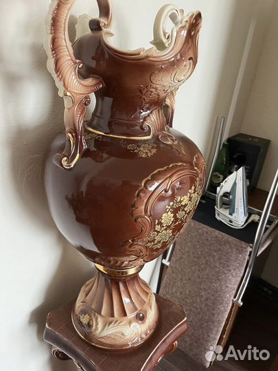 Ваза с подставкой