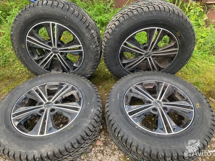 R16 Viatti Brina Nordico V-522 215/65, PCD 5x114.3 DIA 67.1