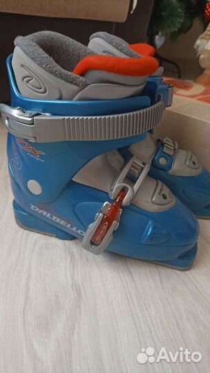 Детские горные лыжи и ботинки