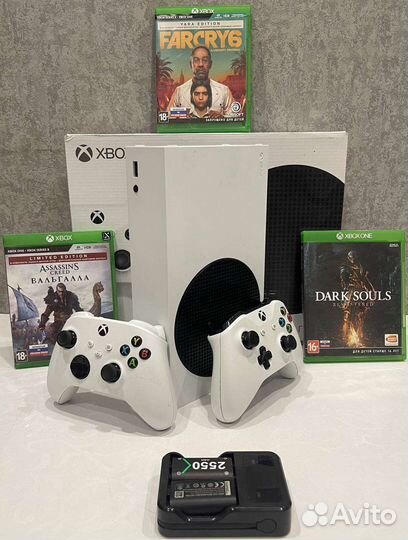 Xbox Series S + 2 геймпада + более 300 игр