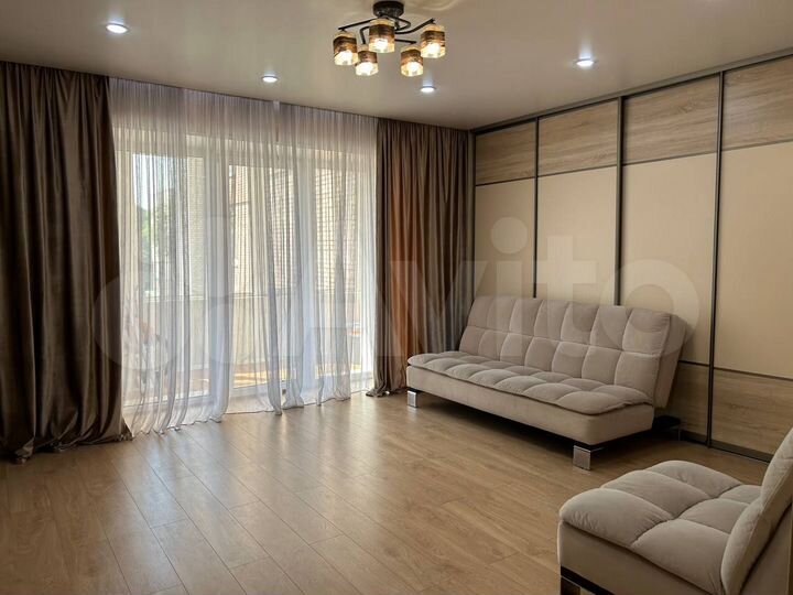 3-к. квартира, 106 м², 3/9 эт.