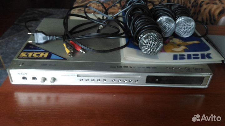 Dvd плеер c караоке,3 микрофона