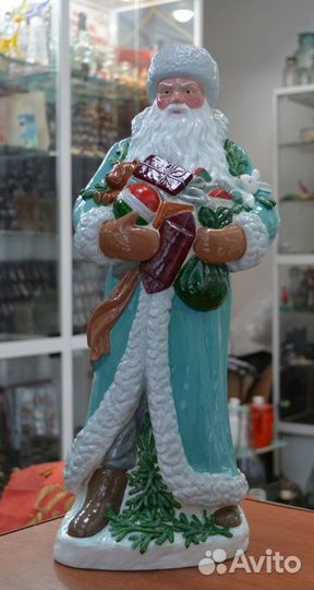 Дед мороз партизан (гипс. высота 40 см )