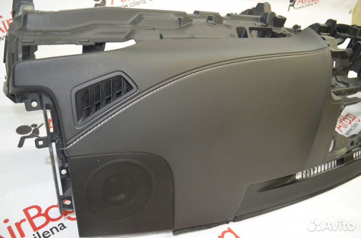 Торпедо панель приборов Lexus LX570