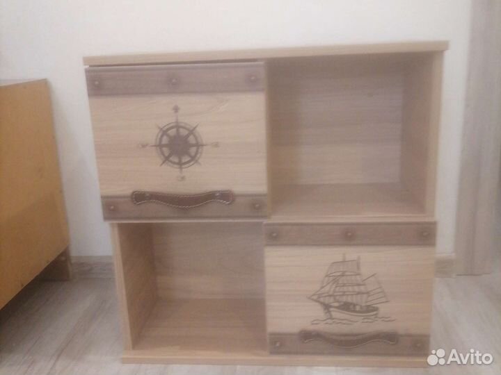 Полка книжная