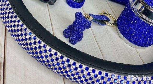 Оплетка на руль со стразами