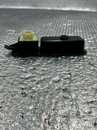 Кнопка стеклоподъемника заднего правого LADA X-ray