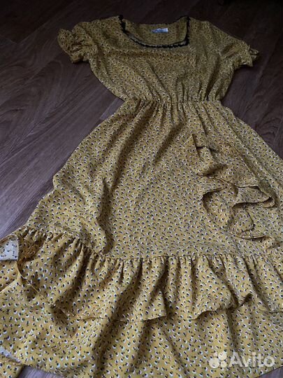 Платье желтое