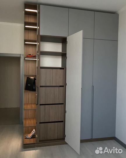 Шкаф распашной