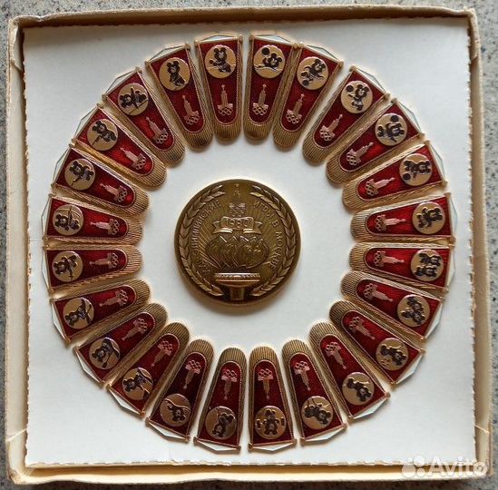 Комплект значков Олимпиады 1980 г