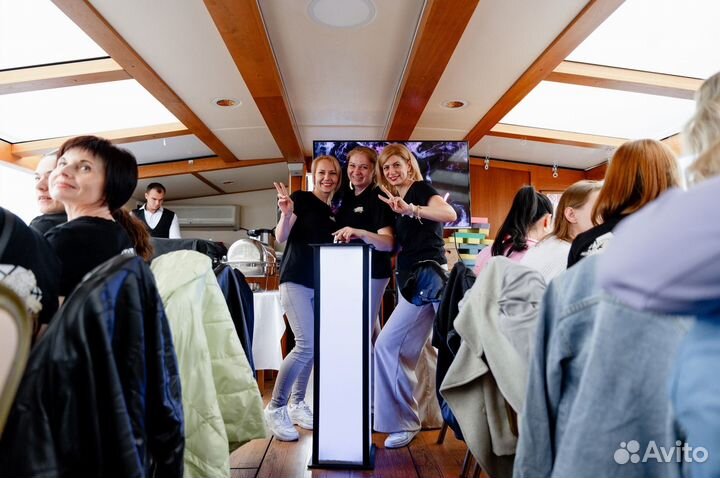 Ведущий на кораблик / Юбилей в коттедже / Шоу-игра