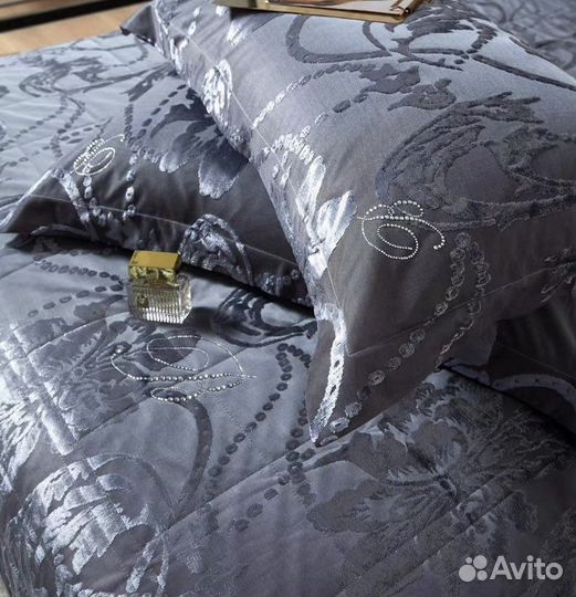 Покрывало на кровать новое