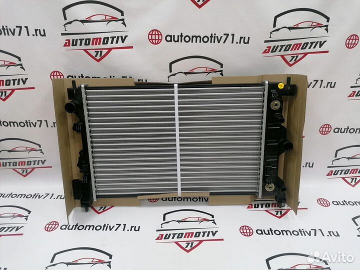 Радиатор охлаждения Chevrolet Aveo T300