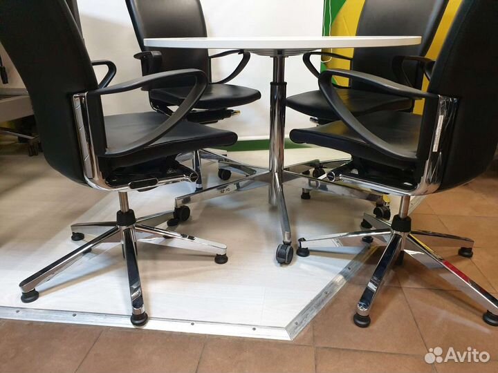 Стулья кожаные Haworth comforto