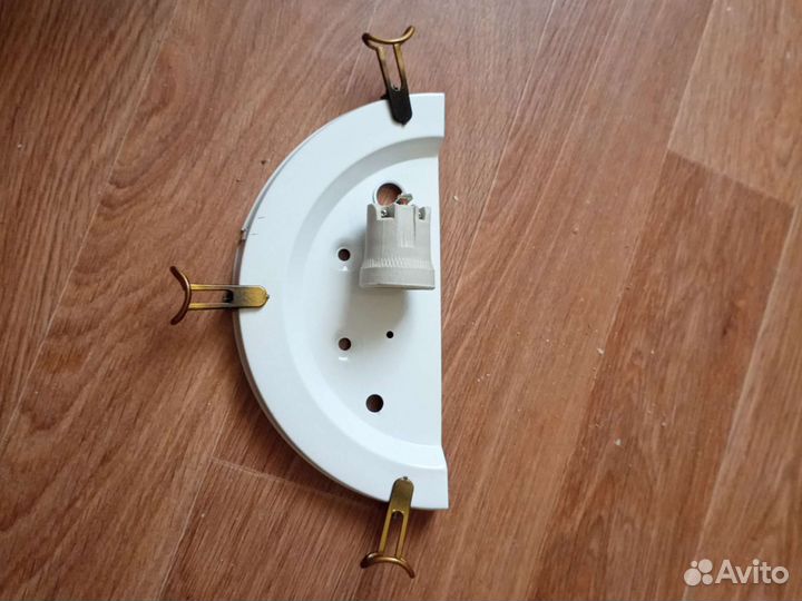 Люстры настенные