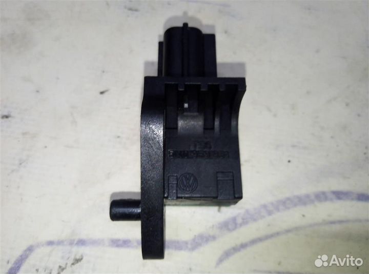 Датчик AIR BAG VW Passat (B6) 2005-2010
