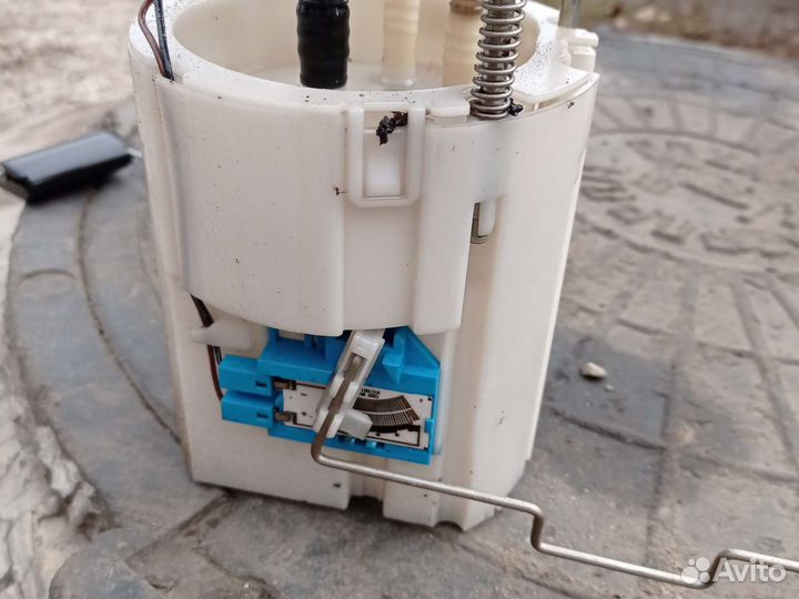 Топливный насос в бак SsangYong actyon 2011 год