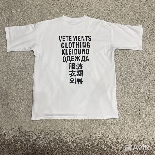 Футболка Vetements Translation