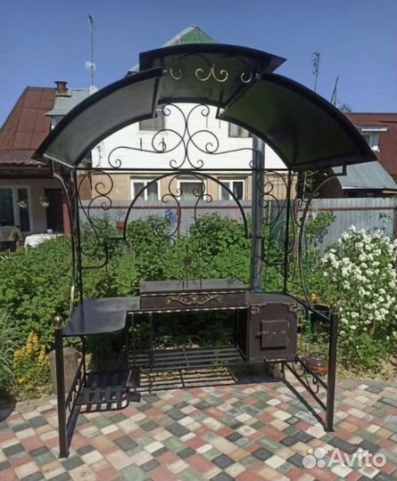 Мангал с крышей