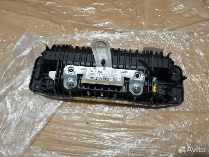 Подушка безопасности пассажирская (в торпедо) Mer