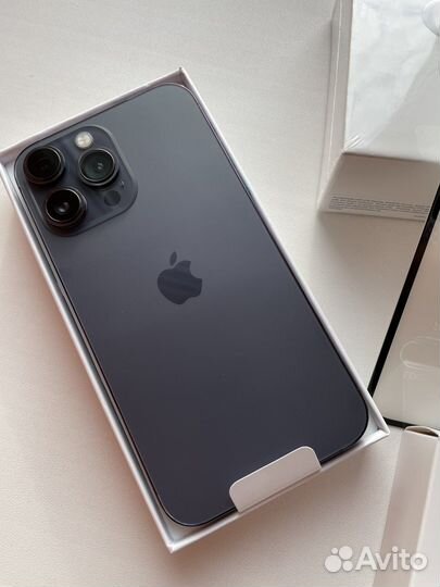 iPhone xr в 14 про полный комплект на фото