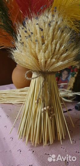 Снопики из отбеленной пшеницы, с лавандой