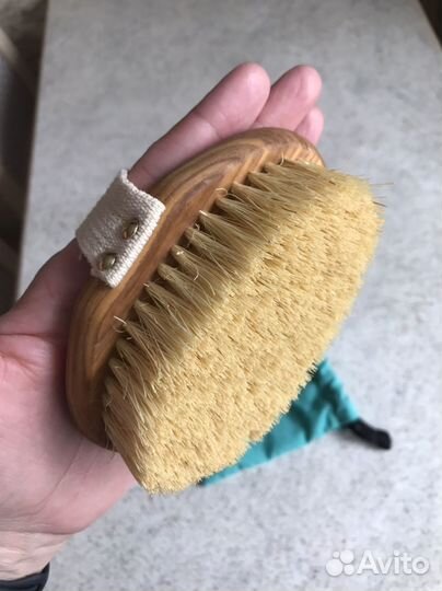 Массажная щетка