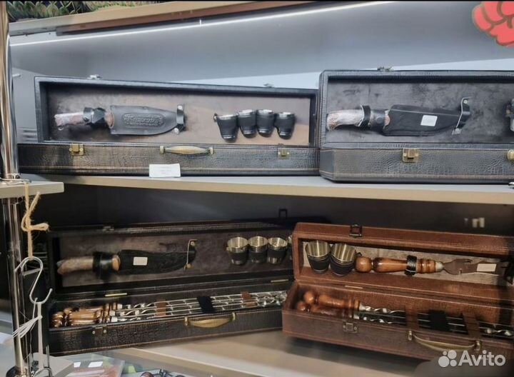Набор шампуров в кейсе из кож.зама