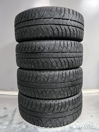 Bridgestone Ice Cruiser 7000 235/55 R17