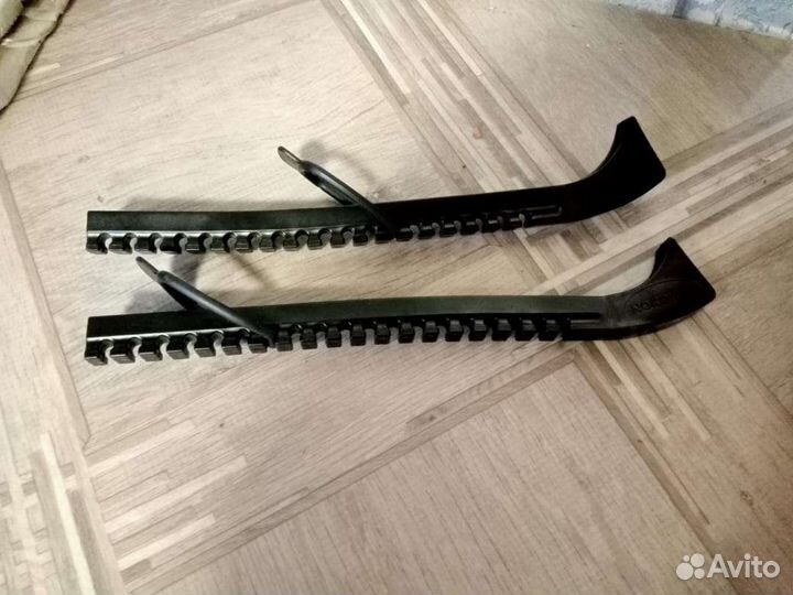 Коньки хоккейные