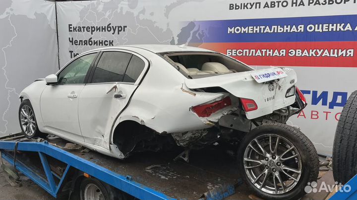 Плафон салонный Infiniti G37 (V36)