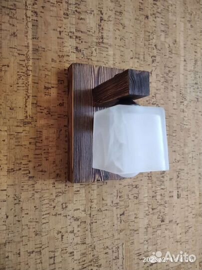 Бра из дерева