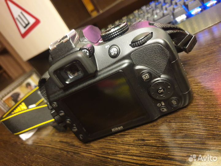 Зеркальный фотоаппарат Nikon 3400