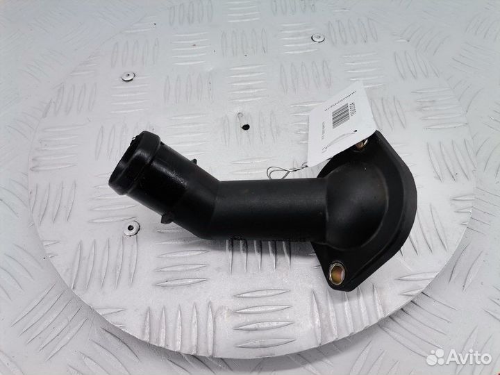 Корпус термостата для Volkswagen Golf 4 06A121121C