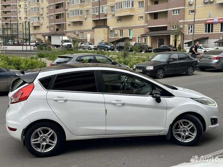 Ford Fiesta 1.6 AMT, 2015, 134 000 км