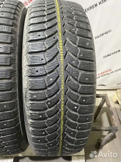 Bridgestone Blizzak Spike-01 235/65 R17 104M