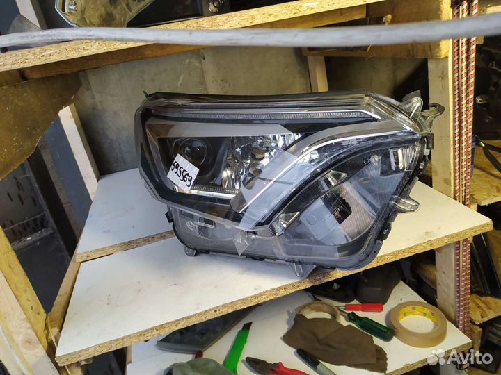 Передняя правая фара Toyota RAV4 45 2016