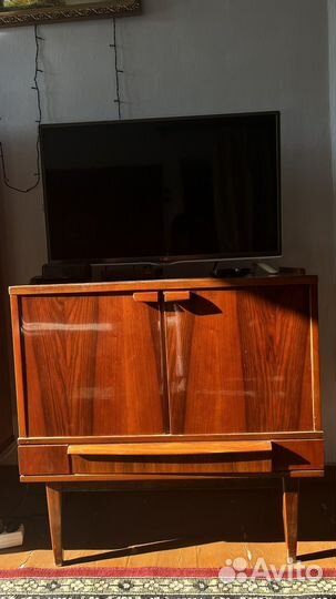 Сервант старинный