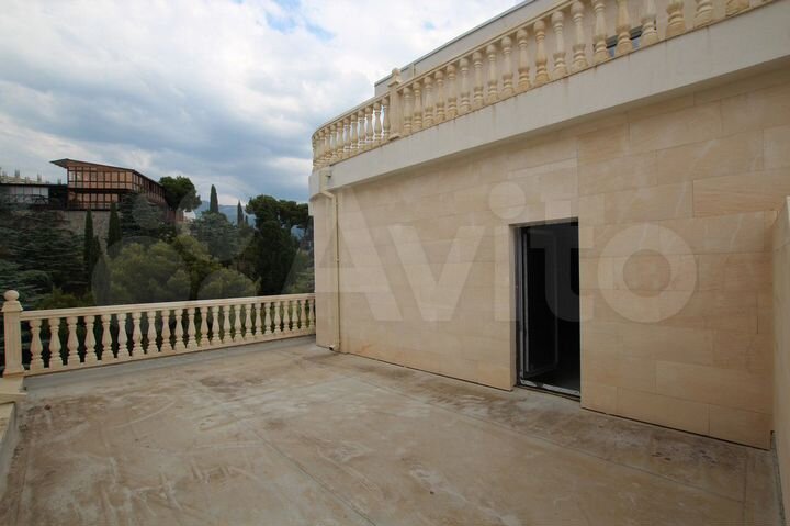 1-к. квартира, 69 м², 8/8 эт.