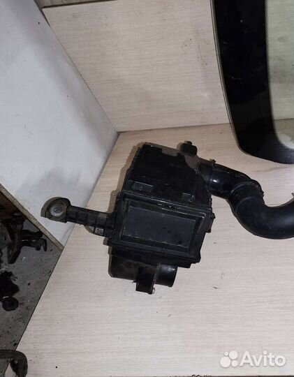 Корпус воздушного фильтра Renault Duster